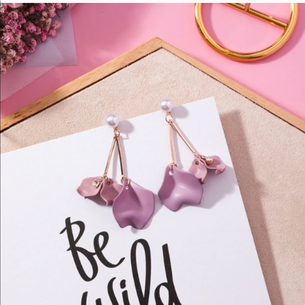 ❣NEW Buy one get one FREE earrings - Picture 7 of 8